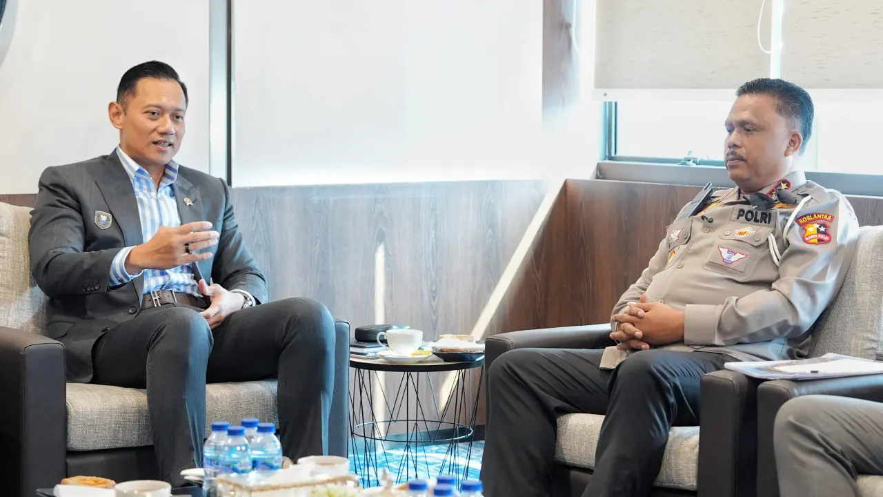 Menko AHY Fokus pada Pengawasan Truk dan Upah Sopir ODOL