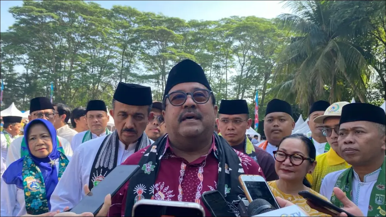 Rano Karno Kunjungi Lokasi Kebakaran Bukit Duri untuk Berikan Dukungan