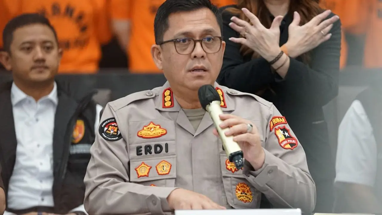 penyebara konten pornografi