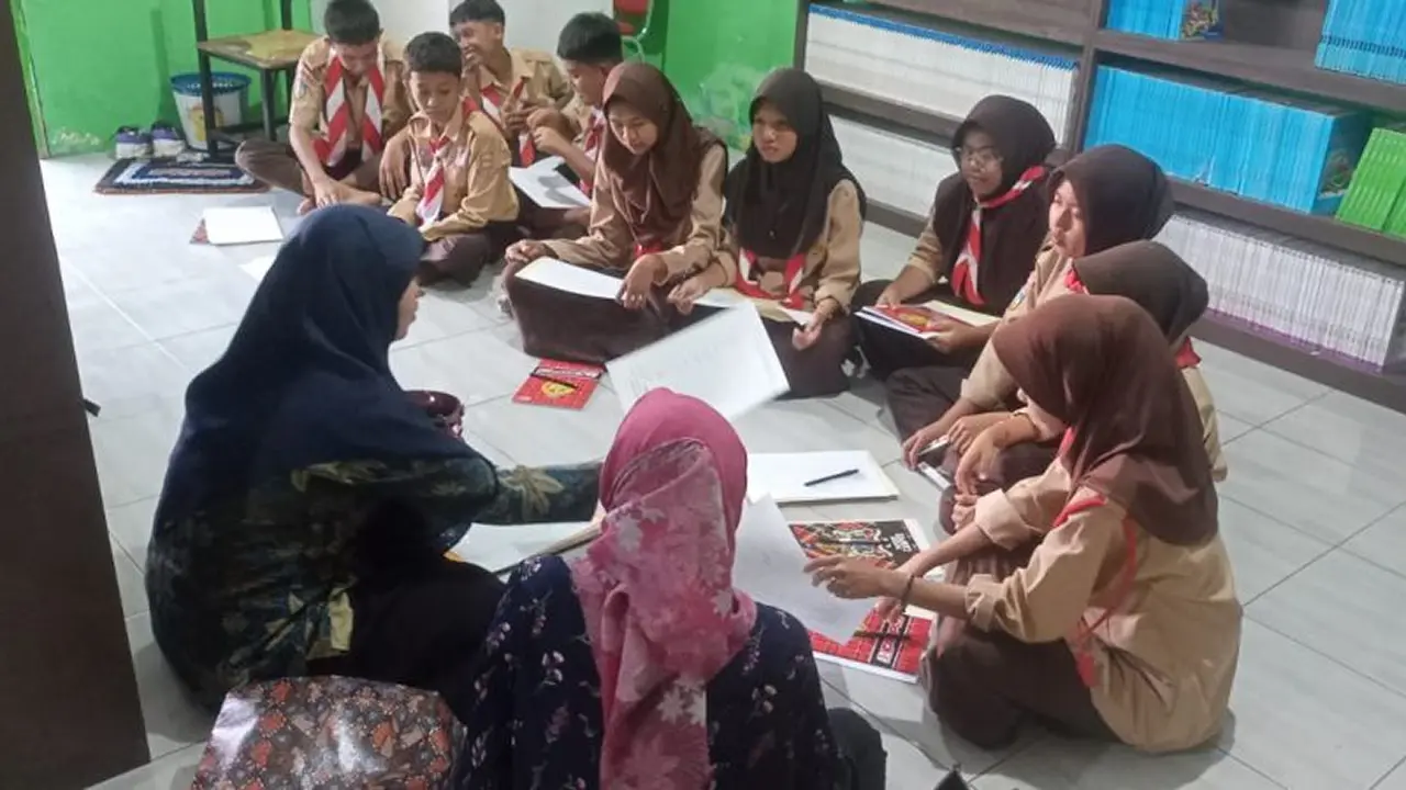 UBR Jambi Latih Tim UKS SMP 1 Pertiwi Soal Kesehatan Remaja
