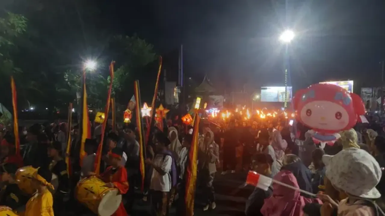 Pawai Telong-Telong Dukung Padang Jadi Kota Gastronomi
