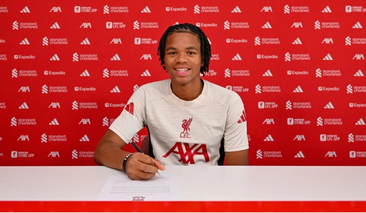 Rio Ngumoha Resmi Bergabung dengan Liverpool Melalui Kontrak Profesional