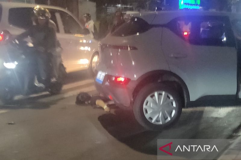 Motor dan Mobil Listrik Adu Kekuatan di Salemba Tengah Jakarta