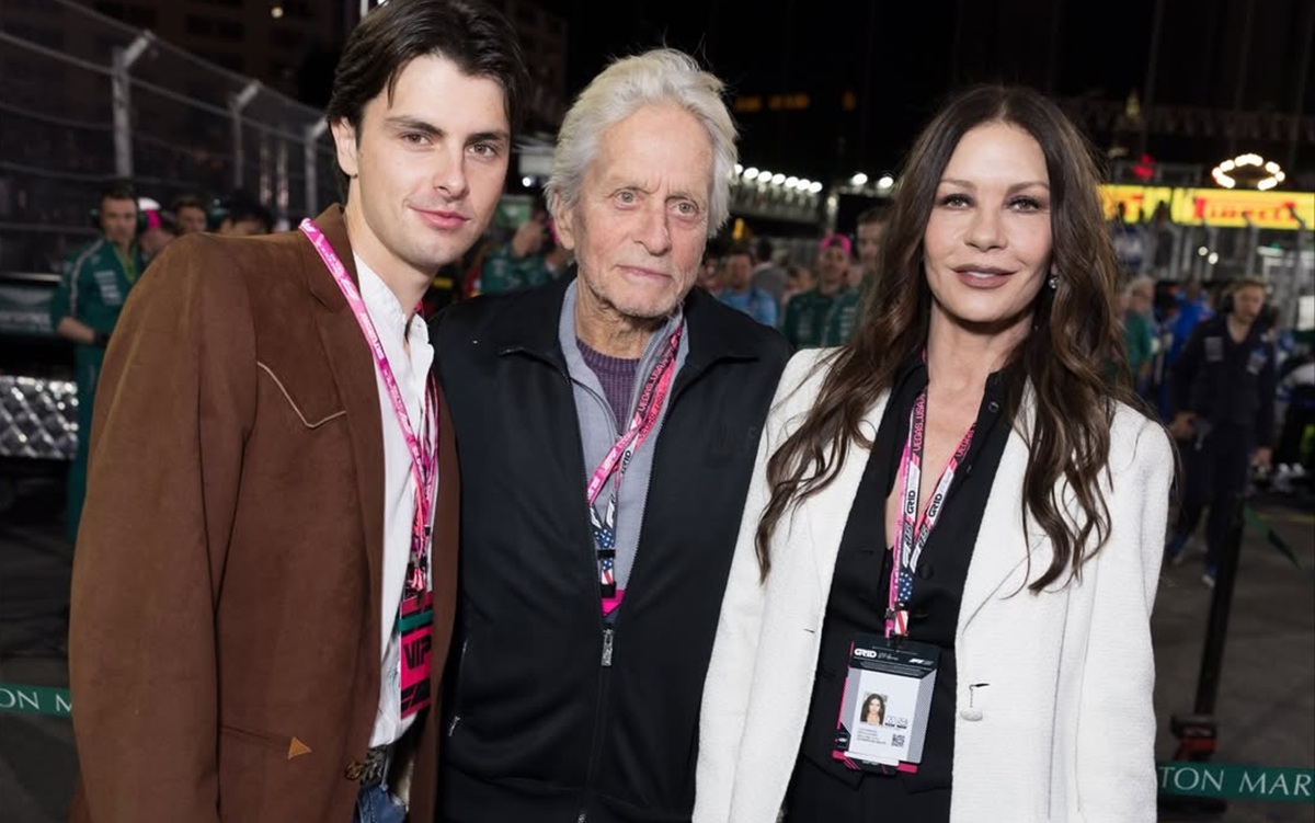 Michael Douglas dan Catherine Zeta-Jones Nikmati Malam Spesial di F1 Las Vegas