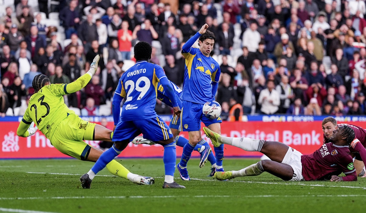 Leeds United Melaju ke Semifinal Piala FA Usai Menang Penalti