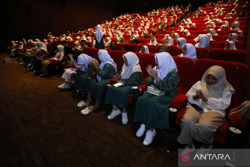 Regulasi Perfilman dan Pembatasan Akses Media Sosial Terbaru